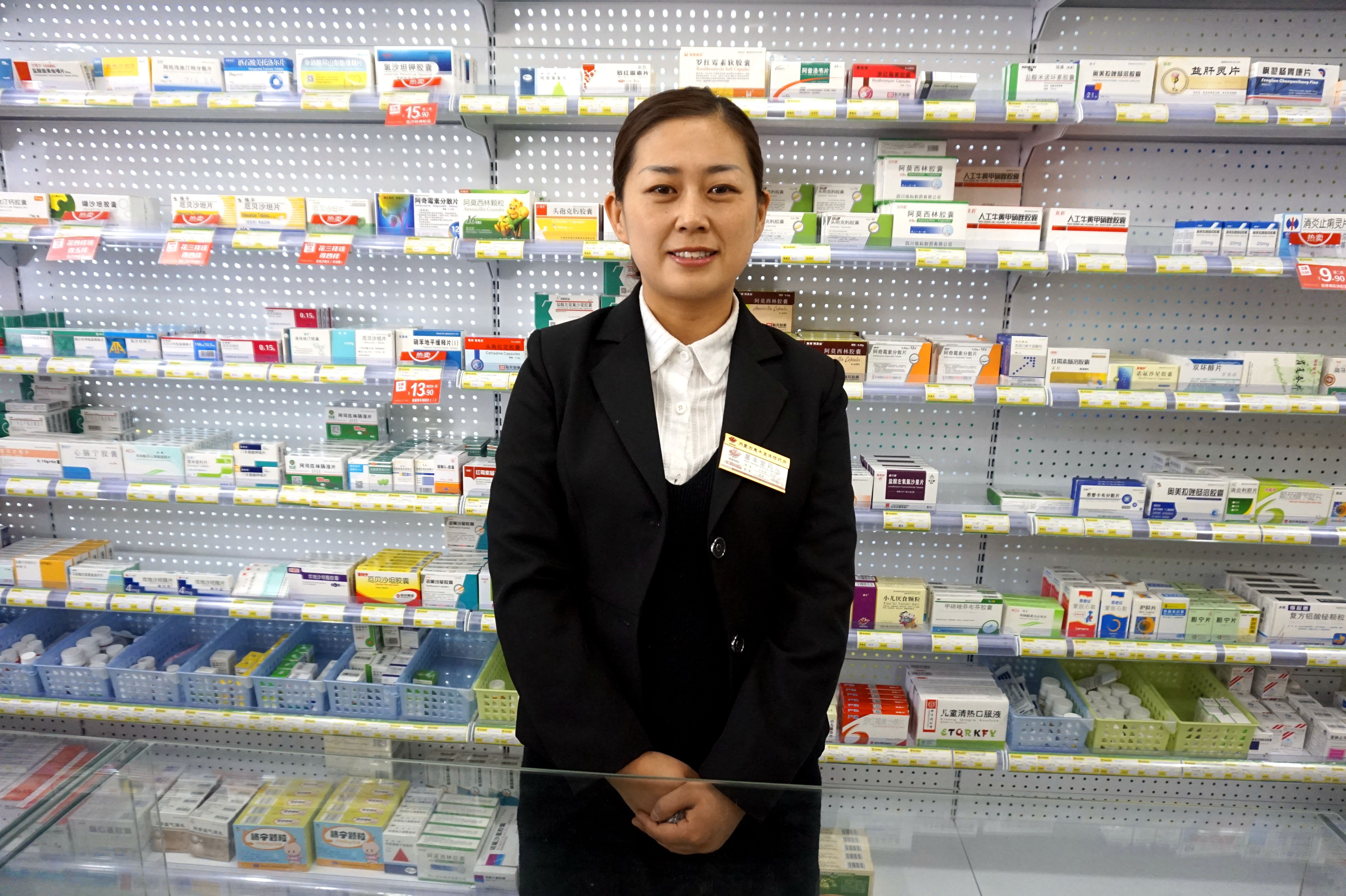 記錄內蒙古一位85后藥店店長 王永芳一天的生活 (圖集)